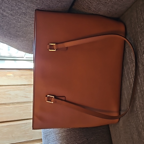 Dooney and Bourke Large Tote - Picture 2 of 8